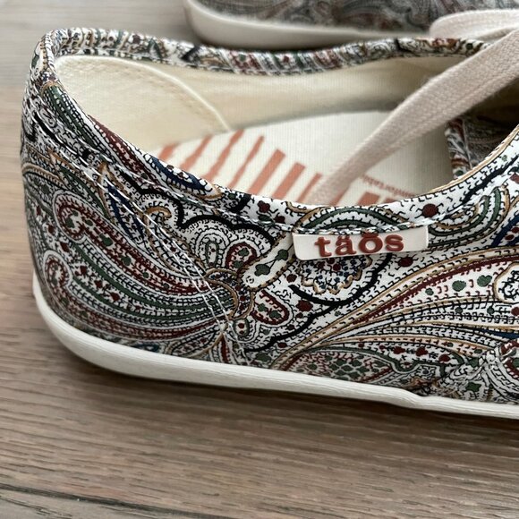 taos Guest Star Lace Up Canvas Upper Sneakers Paisley Print Multi Color Sz 9 - Picture 4 of 14